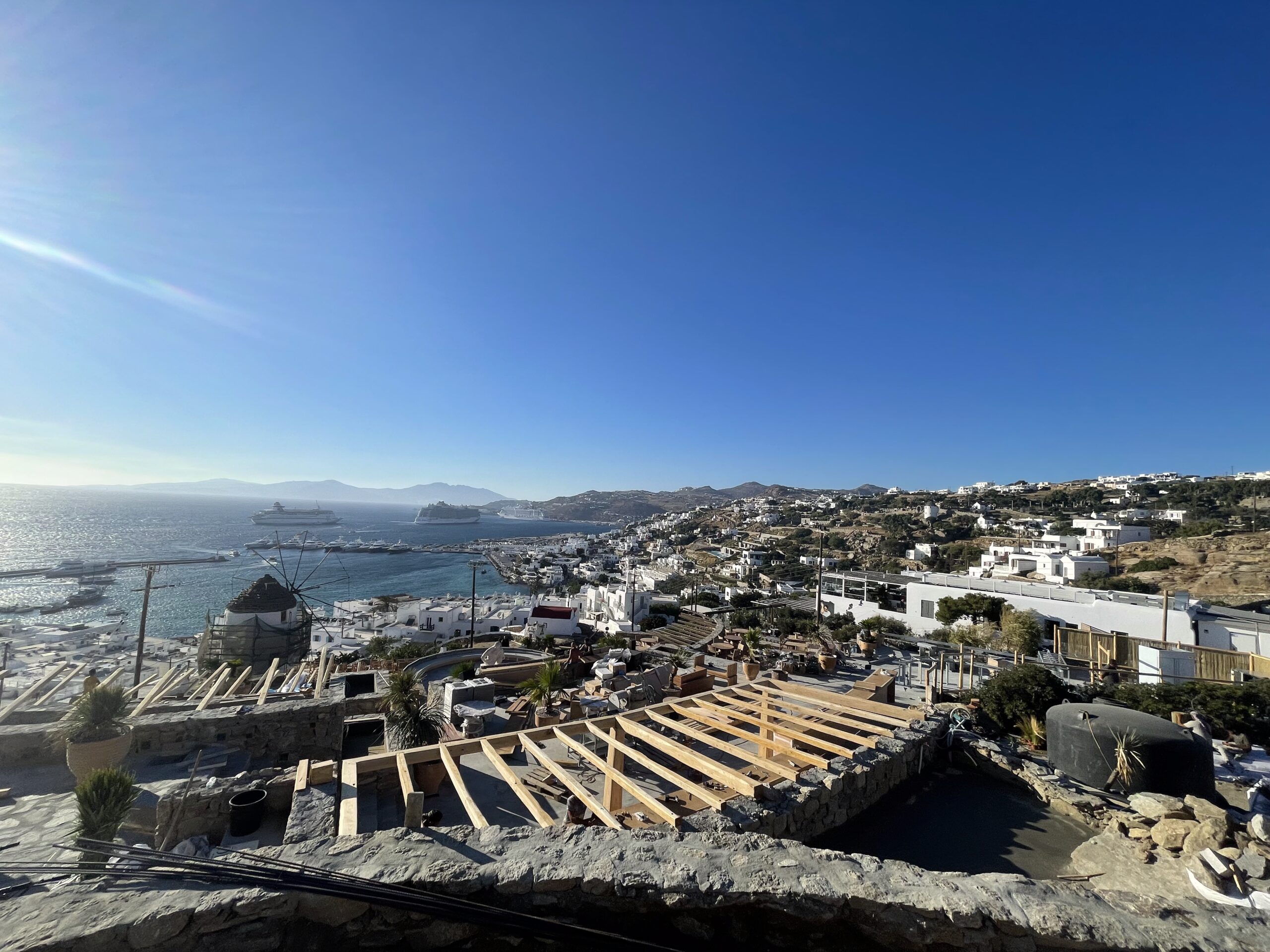 IMG_3065 Vue panoramique sur la côte depuis un point de vue de Mykonos